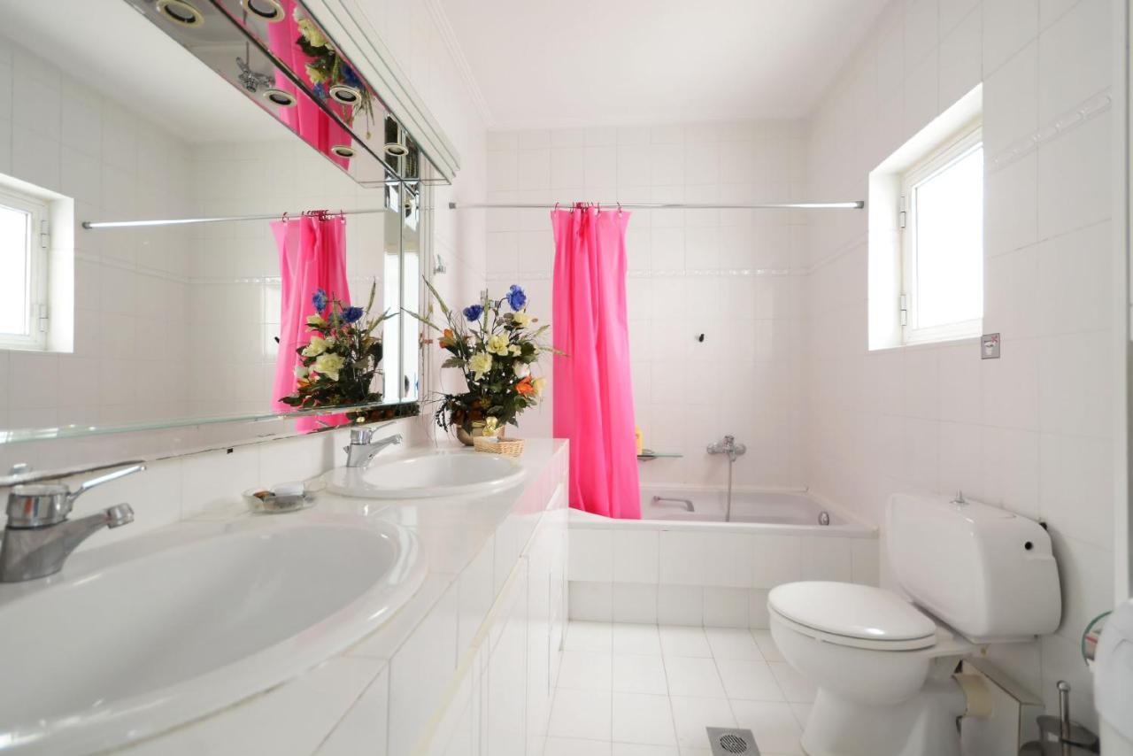 Luxury Apartment Demokratias Atene Esterno foto